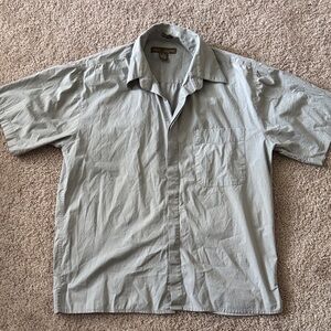 Men's Casual Light Gray Button-Down Shirt